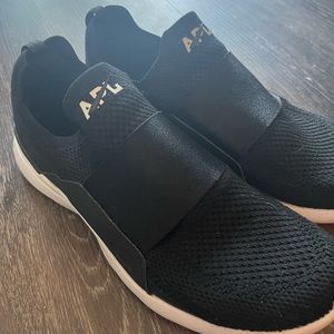 Apl shoes size 10.5